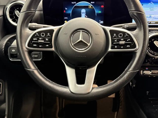 Mercedes-Benz CLA 180 CLA 180 d Coupé