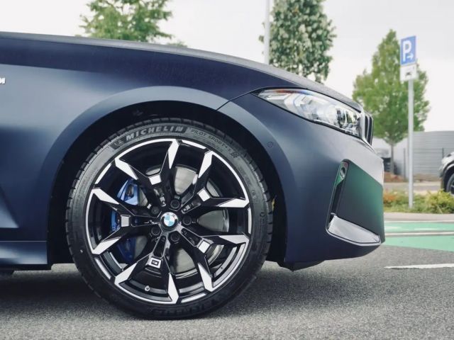 BMW 330 330d M-Sport Touring xDrive