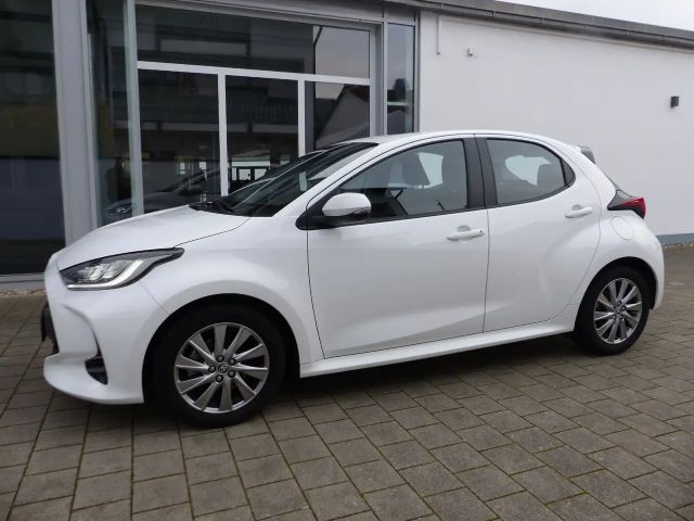 Toyota Yaris Hatchback Hybride Team D