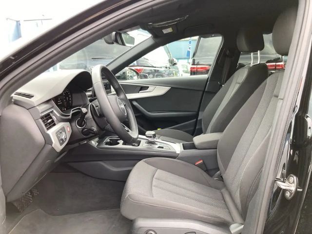 Audi A4 40 TFSI Sedan