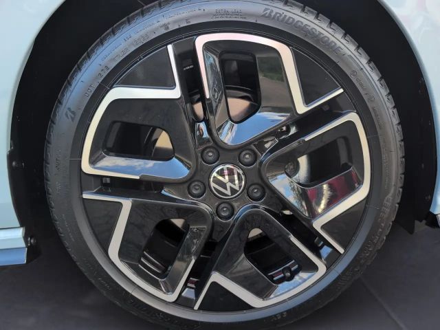 Volkswagen Golf 1.5 eTSI DSG R-Line