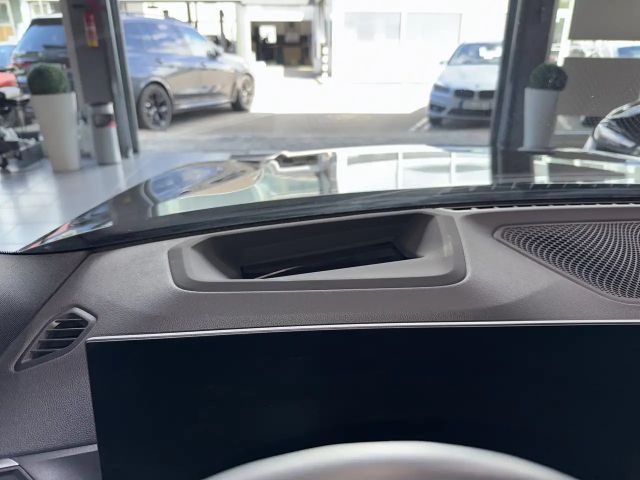 BMW 320 320d M-Sport Sedan