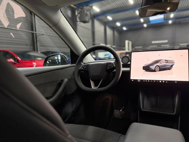 Tesla Model Y RWD