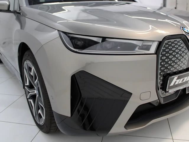 BMW iX xDrive40