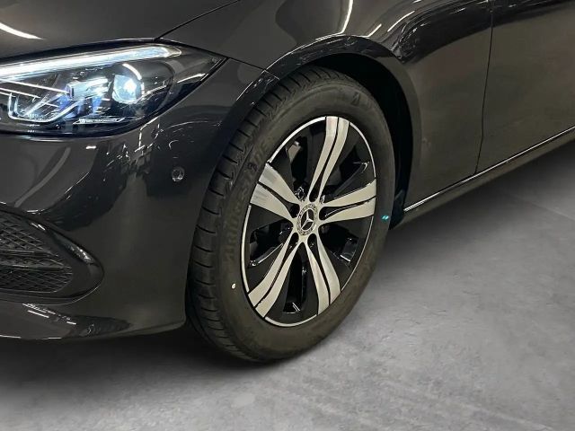 Mercedes-Benz C 180 AVANTGARDE Sedan