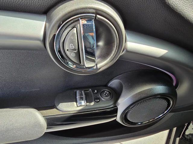 MINI Cooper 1,5 Aut. "Yours Trim" Vollleder/Sportsitze/LED