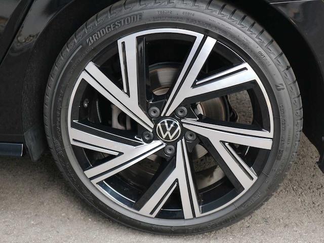 Volkswagen Golf R-Line Variant