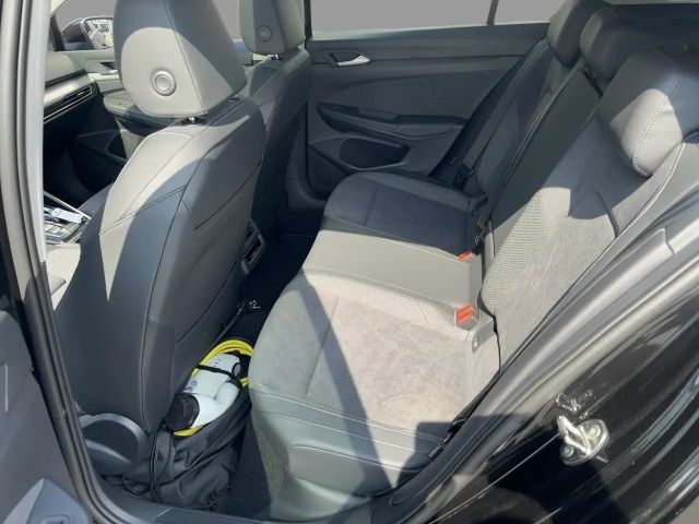 Volkswagen Golf DSG Style eHybrid