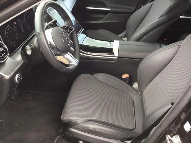 Mercedes-Benz C 180 Sedan