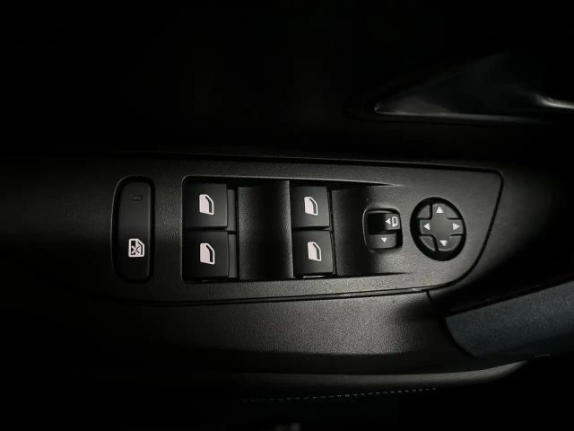 Peugeot E-2008 Allure Pack