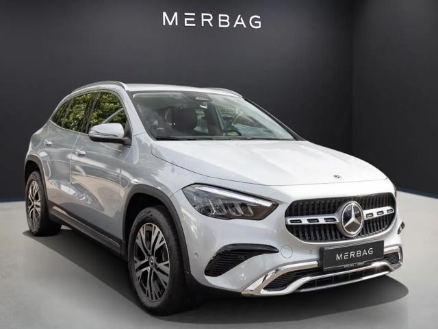 Mercedes-Benz GLA 180 W-Paket ParkAss. LED SpurH el.Heck LM