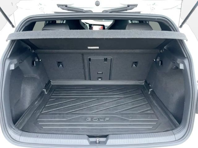 Volkswagen Golf DSG R-Line