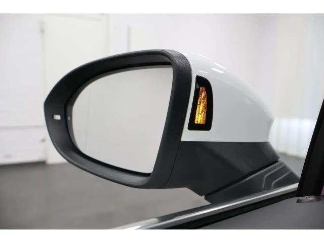 Volkswagen Golf 2.0 TDI DSG Golf VIII Style