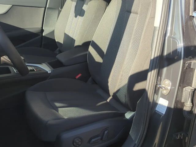 Audi A4 40 TFSI S-Tronic Sedan