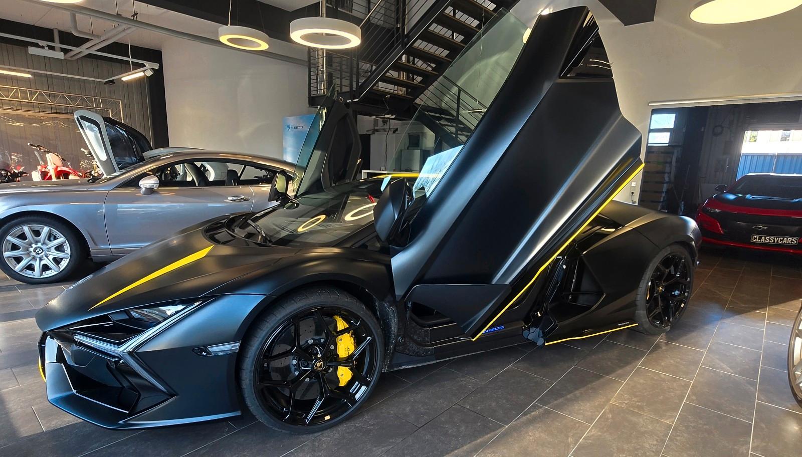 Lamborghini Revuelto 6.5 V12 HPEV Carbon / Beifahrerdisplay