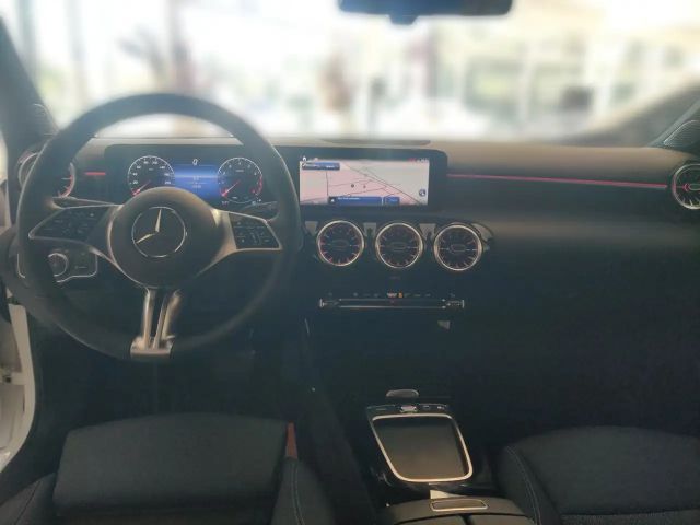 Mercedes-Benz A 180 Hatchback Progressive