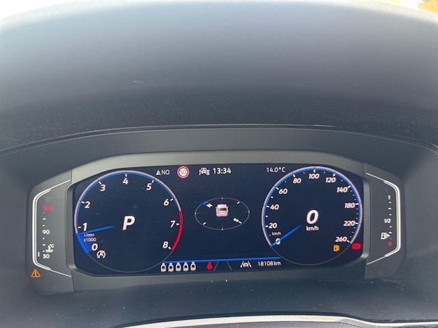 Volkswagen Touran 1.5 TSI DSG R-Line