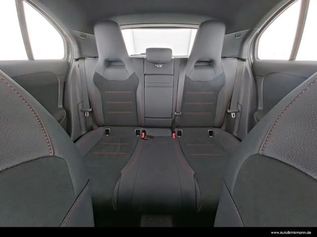 Mercedes-Benz A 180 AMG Line