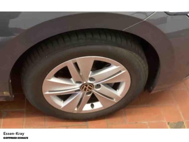 Volkswagen Golf 1.5 eTSI DSG Life Variant