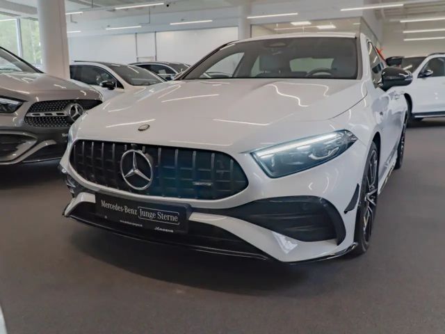 Mercedes-Benz A 35 AMG 4MATIC AMG Line