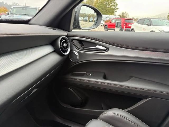 Alfa Romeo Stelvio AT8 Q4