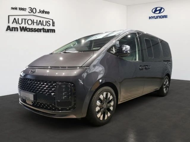 Hyundai Staria Signature