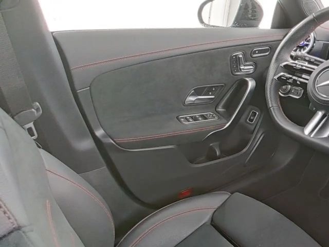 Mercedes-Benz CLA 200 AMG Line Shooting Brake