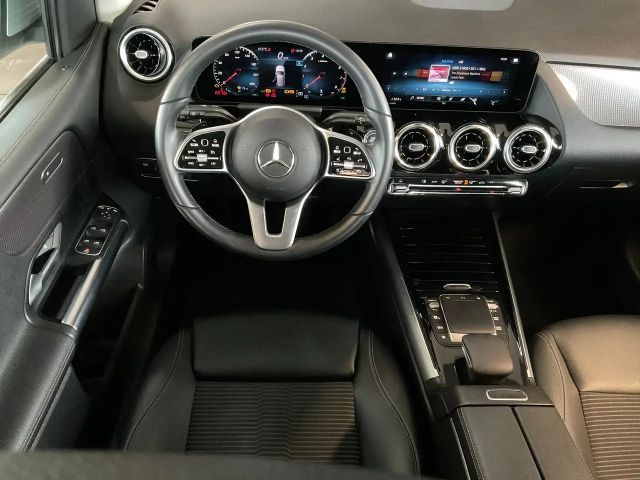 Mercedes-Benz B 200 4MATIC Progressive