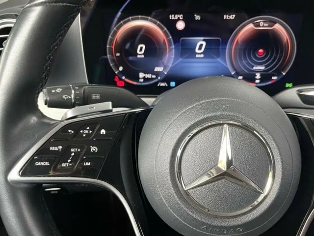 Mercedes-Benz E 200 E 200 d Sedan