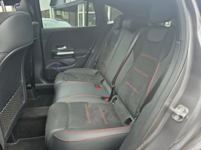 Mercedes-Benz GLA 200 AMG Line GLA 200 d