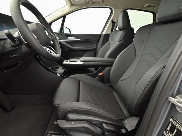 BMW 218 218d Active Tourer Luxury Line Sedan