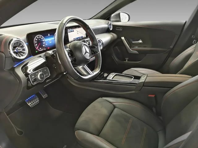 Mercedes-Benz CLA 200 AMG Line Coupé