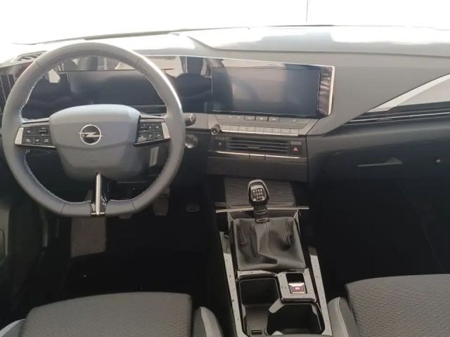 Opel Astra 1.5 Turbo Edition Sports Tourer