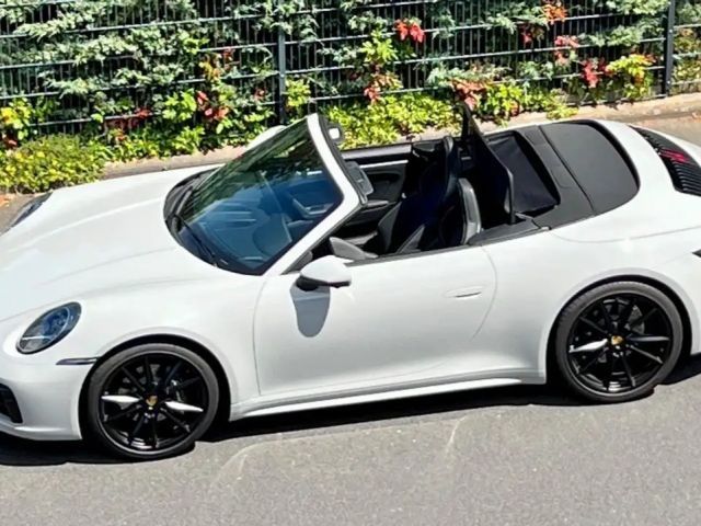 Porsche 992 Cabrio Carrera