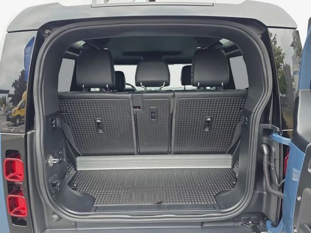 Land Rover Defender 90 D250 SE