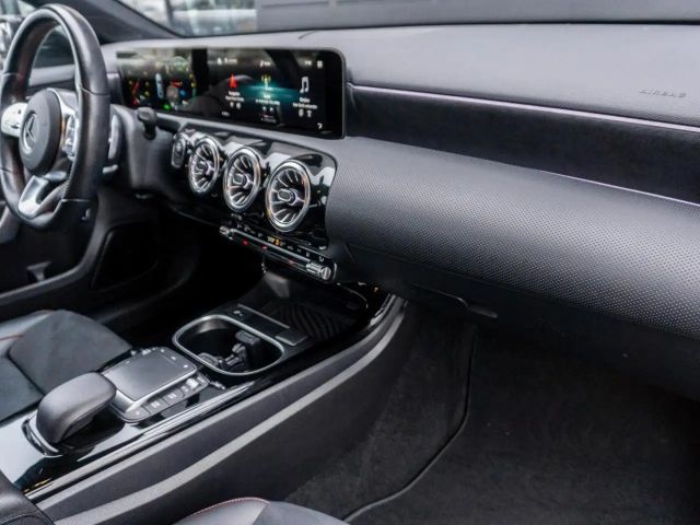 Mercedes-Benz A 250 A 250 e AMG Line