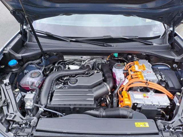 Cupra Terramar 1.5 e-Hybrid VZ