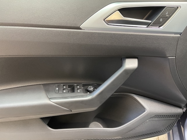 Volkswagen Polo 1.0 l 5-Gang IQLight Navi Virtual LED