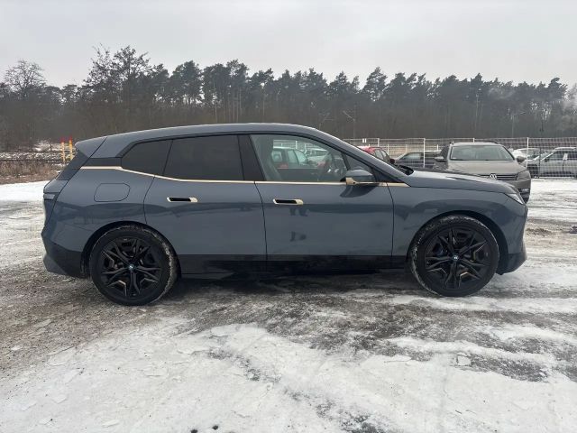 BMW iX xDrive50