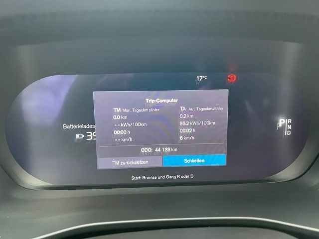 Volvo XC40 Core Recharge