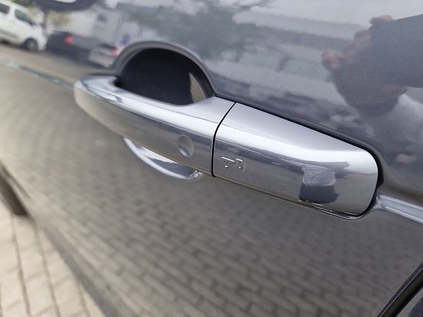 Land Rover Discovery D250 Dynamic SE