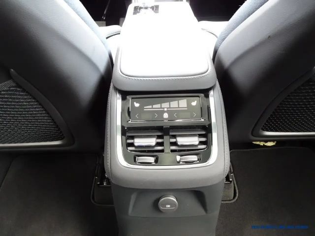 Volvo XC90 AWD Dark T8 Ultra