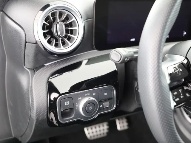 Mercedes-Benz A 250 4MATIC AMG Line