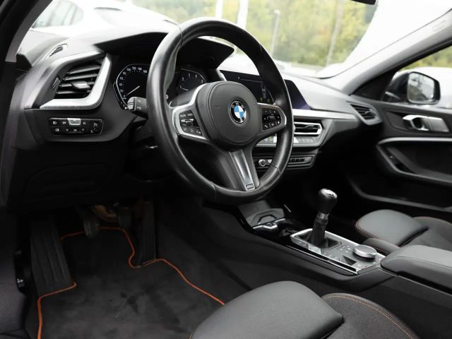 BMW 118 118i Sedan Sport Line