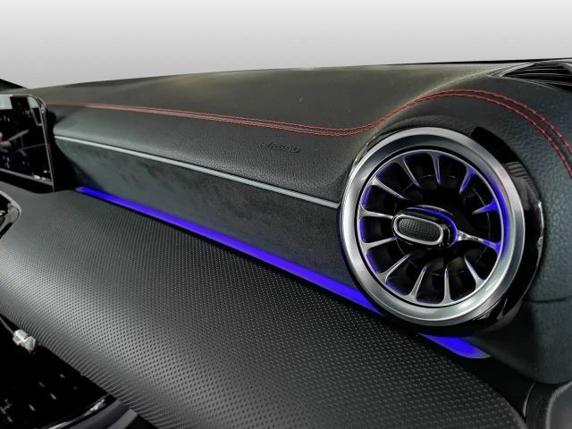 Mercedes-Benz CLA 180 AMG Line Coupé