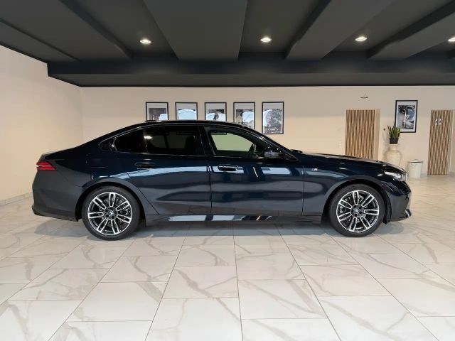 BMW 520 520i M-Sport Sedan