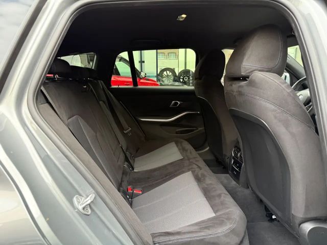 BMW 320 320d M-Sport Touring