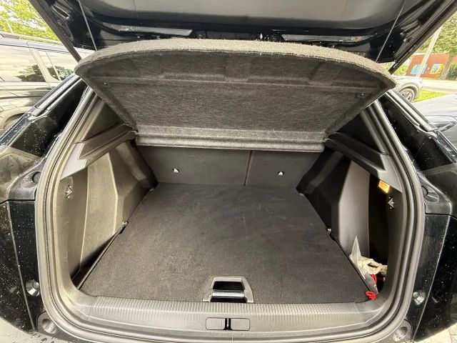 Peugeot E-2008 Allure Pack