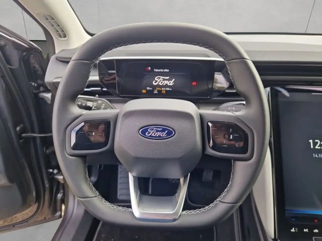 Ford Explorer Extended range RWD