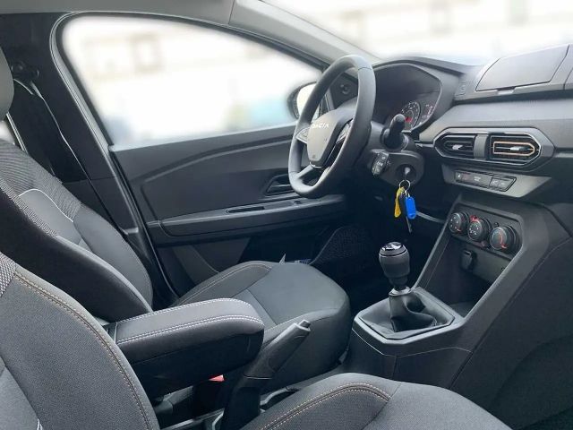 Dacia Sandero Essential Stepway TCe 90